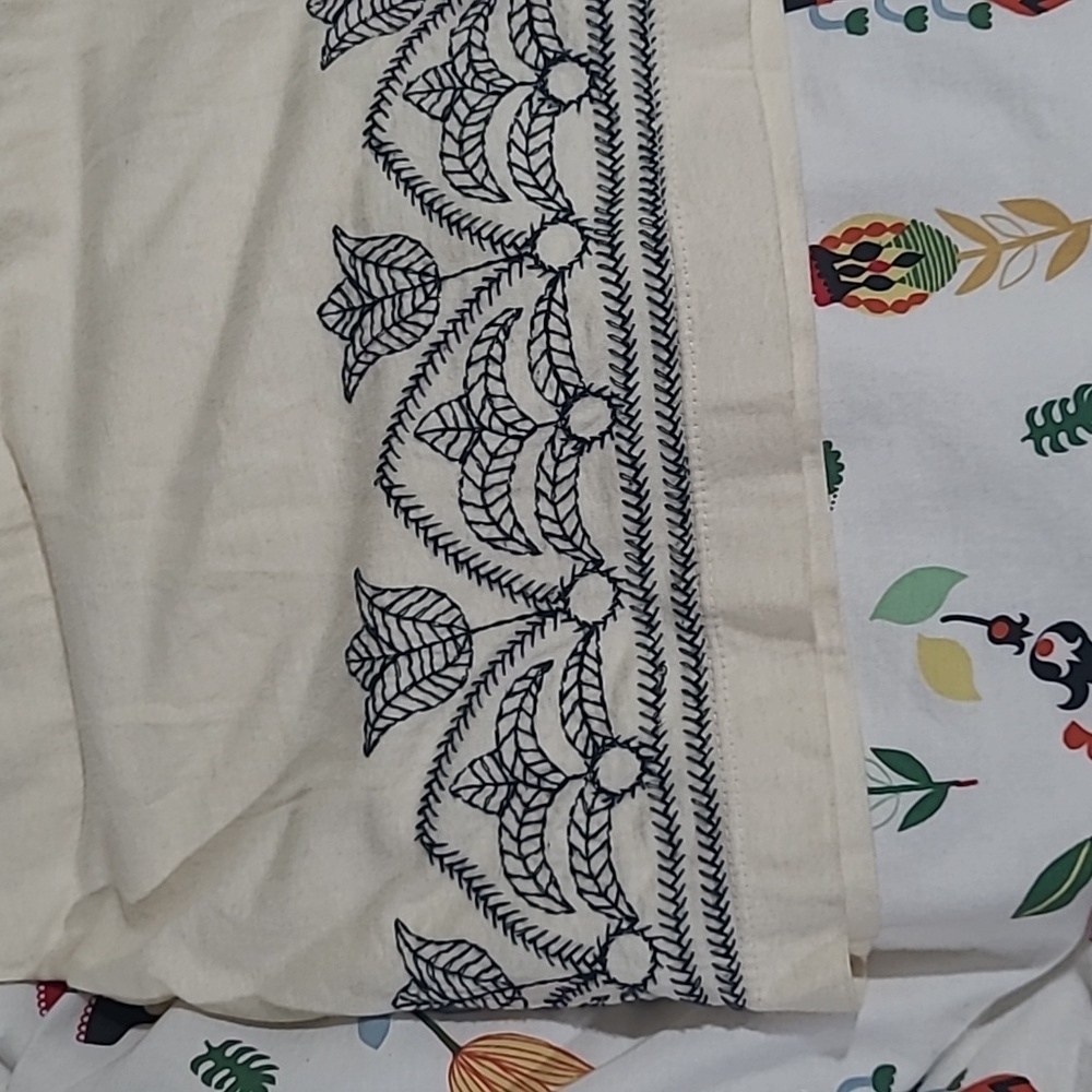 Johnny Was JWLA embroidered tee shirt tshirt M - Picture 9 of 10